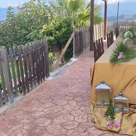 Castros Chalet Bedar